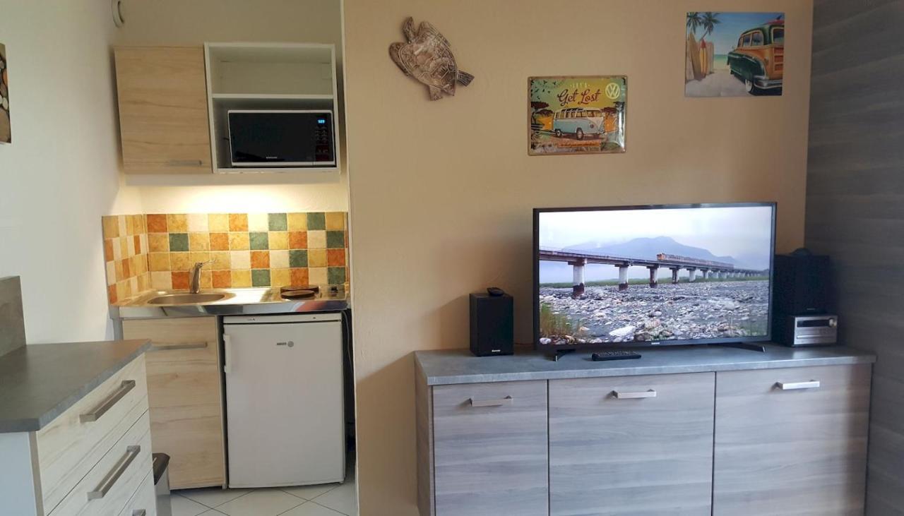 Studio Proche Port Et Plages, Piscine 耶尔 外观 照片